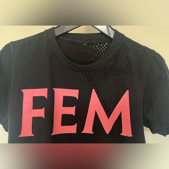 AREA FEM DISTRESSED T SHIRT (vintage) - Picture 2 of 5